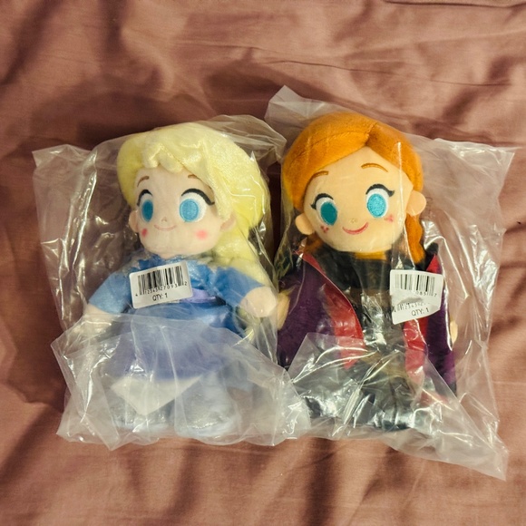 Disney Store - Frozen 2 Elsa and Anna Set of 2 Nuimos, Brand New - Picture 1 of 1